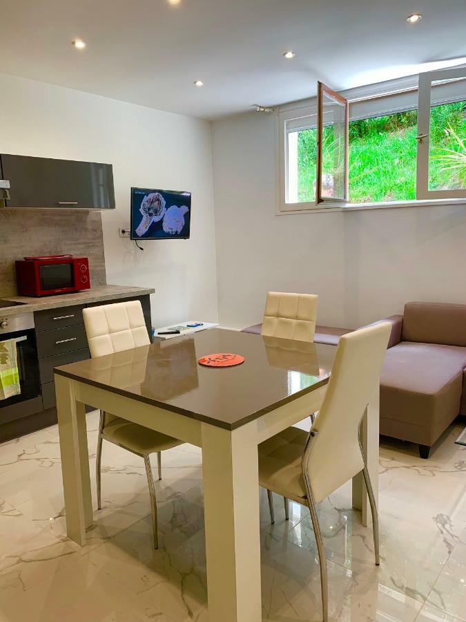 Ferienwohnung Lesjardinsfleuris Mandelieu Exterior foto